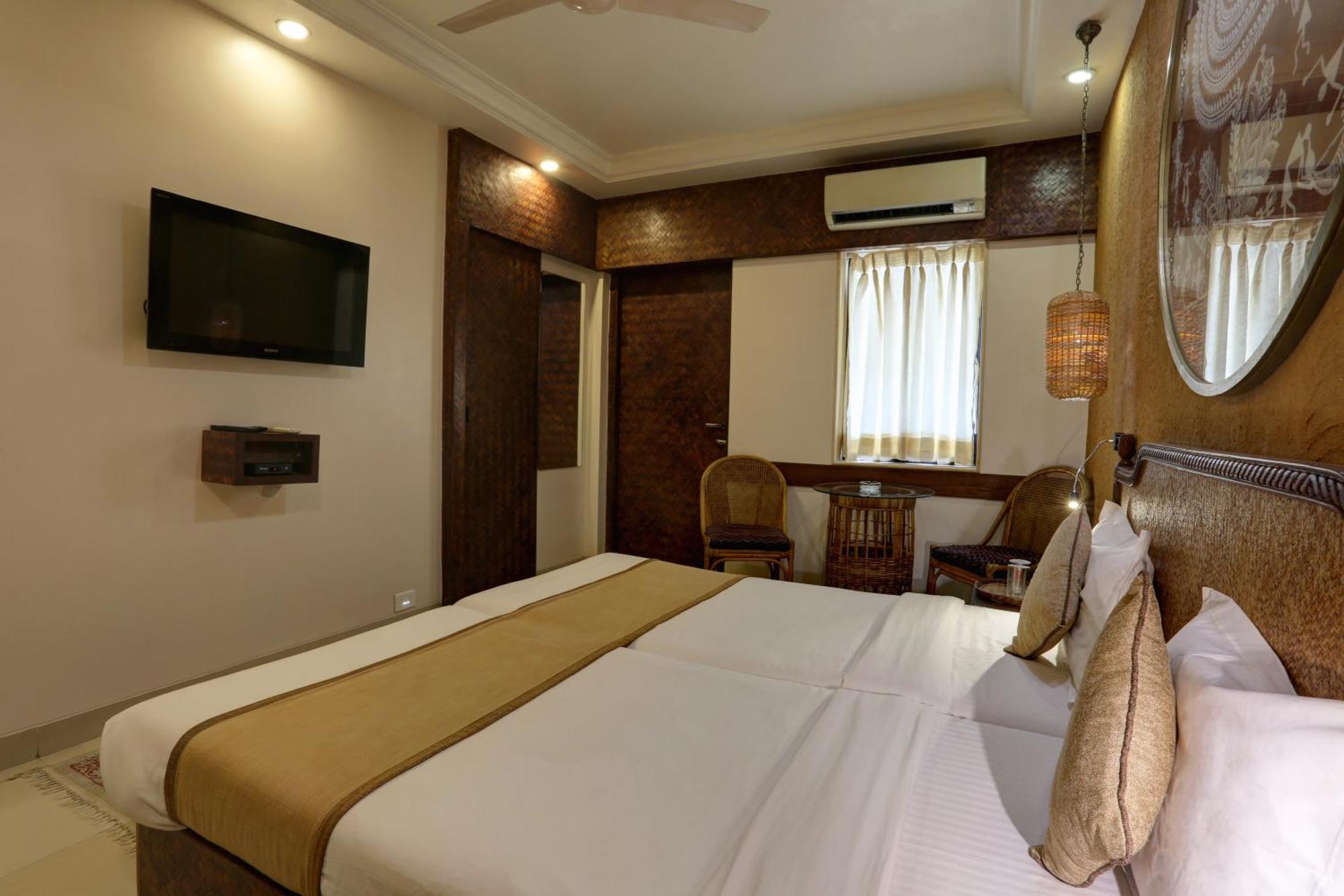 Accord Hotel Mumbai Exterior photo