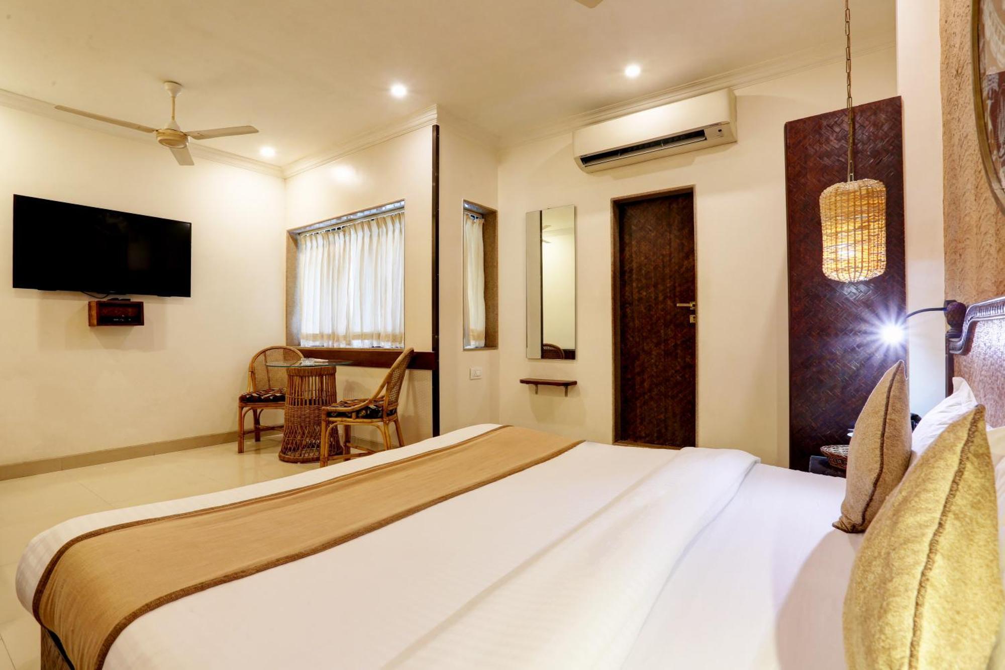 Accord Hotel Mumbai Exterior photo