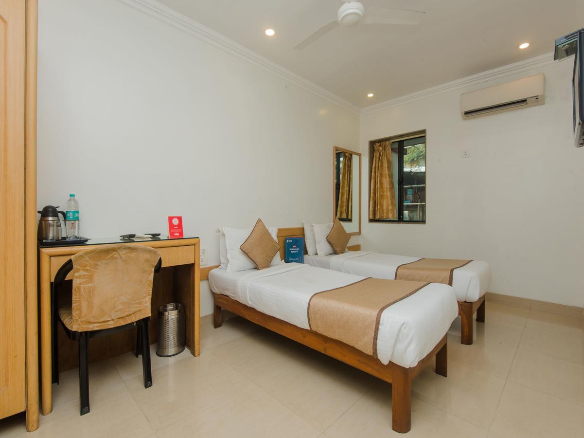 Accord Hotel Mumbai Exterior photo